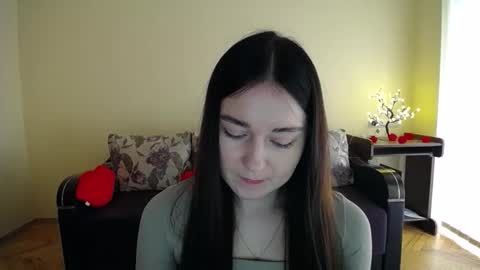 Snapshot of gabby_di chatting on May 8, 8:30 am Jaklin online show from May 8, 8:30 am