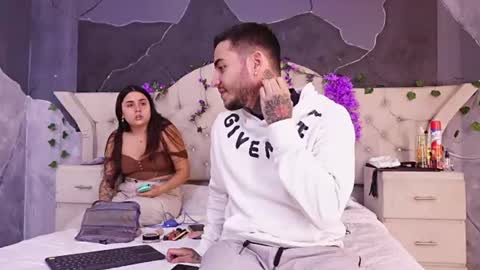 Snapshot of gabbyanddominic chatting on July 12, 12:51 pm Gabby And Dominic online show from July 12, 12:51 pm