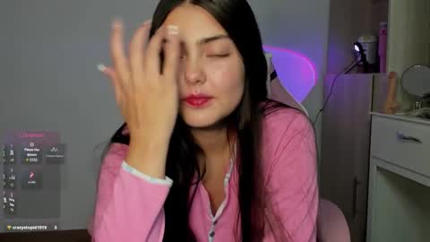 Snapshot of gabbyfoox chatting on March 6, 2:41 am gabbyfoox online show from March 6, 2:41 am