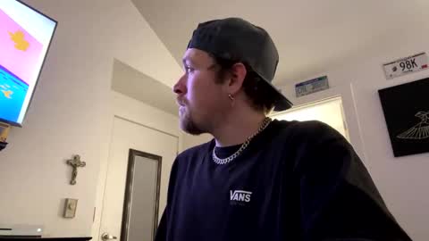 Snapshot of gabed72 chatting on February 8, 5:22 am Gabe online show from February 8, 5:22 am