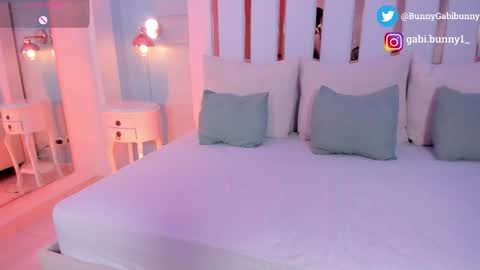 Snapshot of gabi_bunny chatting on February 20, 3:34 pm Gabi online show from February 20, 3:34 pm