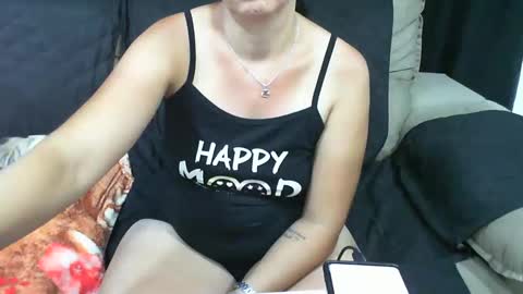 Snapshot of gabibrasil chatting on February 9, 4:14 am gaby layla online show from February 9, 4:14 am