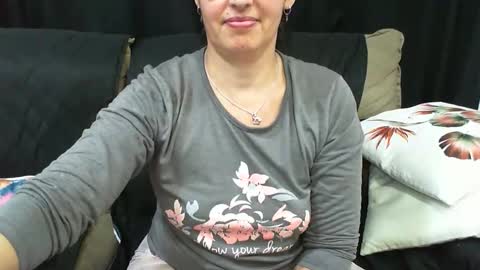 Snapshot of gabibrasil chatting on September 9, 11:37 pm gaby layla online show from September 9, 11:37 pm