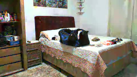 Snapshot of gabibrasil chatting on September 15, 9:04 pm gaby layla online show from September 15, 9:04 pm