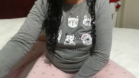 gaby  layla online show from May 18, 9:20 pm