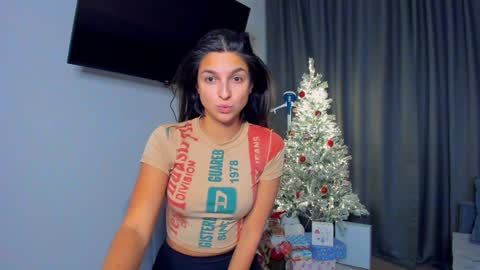Snapshot of gabri_baby chatting on January 1, 10:35 pm The next stream in car 1 december 10pm time in France online show from January 1, 10:35 pm