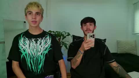 Snapshot of gabriel_and_geronimo chatting on March 24, 7:41 pm gabriel_and_geronimo online show from March 24, 7:41 pm