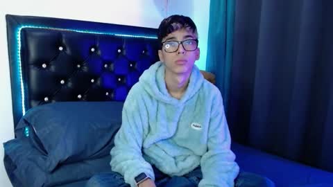 Snapshot of gabriel_x18 chatting on February 13, 10:50 pm gabriel_x18 online show from February 13, 10:50 pm