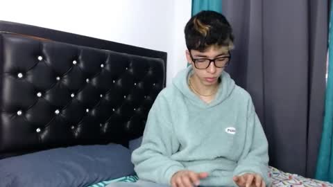 Snapshot of gabriel_x18 chatting on February 20, 9:37 pm gabriel_x18 online show from February 20, 9:37 pm