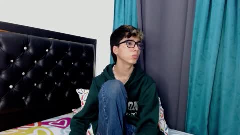 Snapshot of gabriel_x18 chatting on March 2, 4:58 am gabriel_x18 online show from March 2, 4:58 am