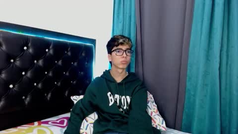 Snapshot of gabriel_x18 chatting on March 2, 5:08 am gabriel_x18 online show from March 2, 5:08 am