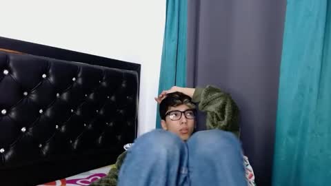 Snapshot of gabriel_x18 chatting on March 3, 5:24 am gabriel_x18 online show from March 3, 5:24 am