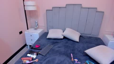   online show from October 1, 11:38 am