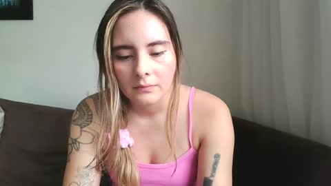 Snapshot of gabriela_miller_2 chatting on June 19, 4:11 pm Gabriela Miller online show from June 19, 4:11 pm
