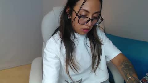 Snapshot of gabriela_morales01 chatting on February 10, 6:20 am . online show from February 10, 6:20 am