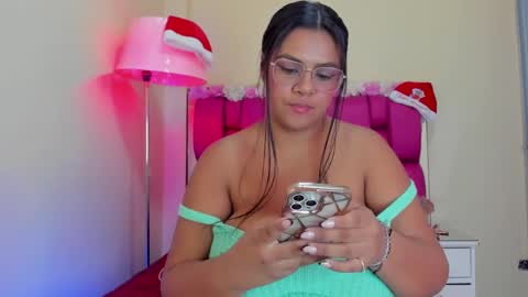 Snapshot of gabrielaa_01 chatting on December 24, 2:01 pm Gaby Im on vacation see you on November 25 online show from December 24, 2:01 pm