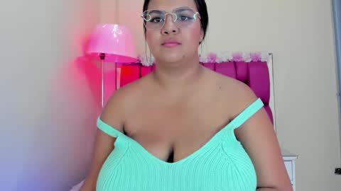 Snapshot of gabrielaa_01 chatting on January 15, 3:50 pm Gaby Im on vacation see you on November 25 online show from January 15, 3:50 pm