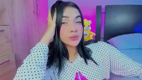 Gabriela Evans MS online show from March 23, 11:20 pm