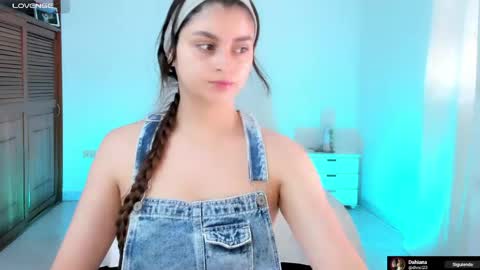 Snapshot of gabriellahoney18 chatting on May 20, 3:29 pm Gabriella online show from May 20, 3:29 pm