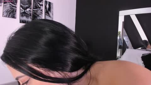 Snapshot of gabriellasmith_ chatting on October 27, 3:49 pm Gabriella Antonella online show from October 27, 3:49 pm