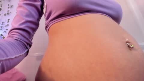 Snapshot of gabrielle_steele chatting on December 20, 7:17 pm online show from December 20, 7:17 pm