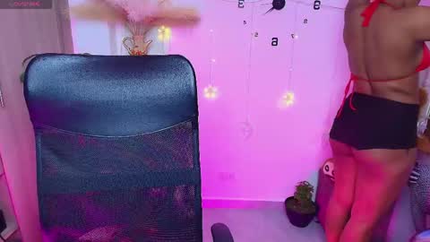 Snapshot of gaby_dams9 chatting on April 19, 1:27 am GABY online show from April 19, 1:27 am