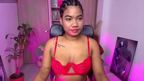 Snapshot of gaby_dams9 chatting on June 9, 9:21 am GABY online show from June 9, 9:21 am