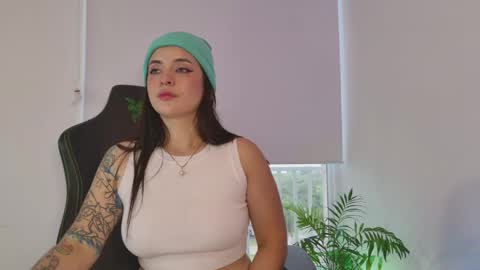 Snapshot of gaby_mason chatting on May 12, 12:57 pm Gaby online show from May 12, 12:57 pm