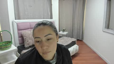 Snapshot of gaby_trent chatting on June 18, 4:33 pm gabriela online show from June 18, 4:33 pm