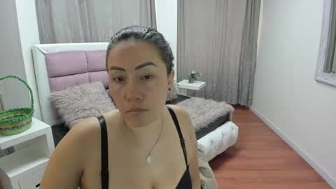 Snapshot of gaby_trent chatting on June 22, 4:48 pm gabriela online show from June 22, 4:48 pm