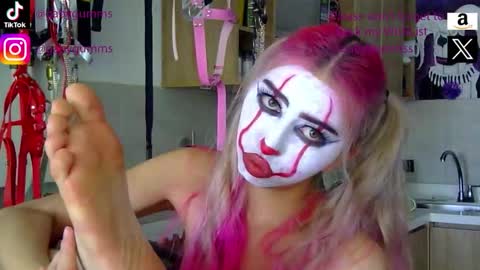 gabygumms online show from September 26, 2:43 pm