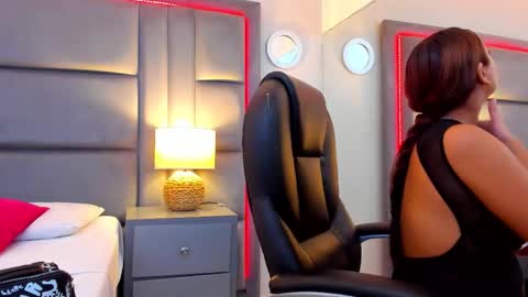 gabymoreau online show from January 18, 1:26 pm