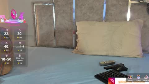 gabyyjones online show from November 4, 11:31 am