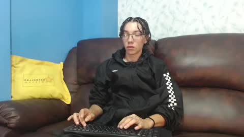 Snapshot of gadiel_sex chatting on February 6, 12:16 pm gadiel_sex online show from February 6, 12:16 pm