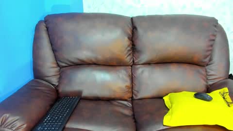 Snapshot of gadiel_sex chatting on March 11, 5:24 pm gadiel_sex online show from March 11, 5:24 pm
