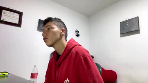 gadiel_sex online show from April 18, 8:40 am