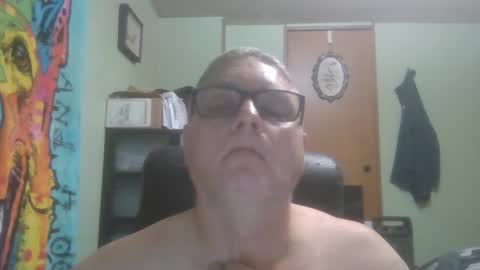 Snapshot of gadude45 chatting on December 18, 5:15 am gadude45 online show from December 18, 5:15 am