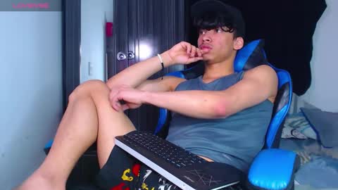 gael_jones online show from February 9, 7:07 pm