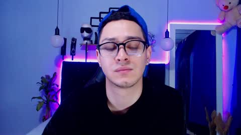 Snapshot of gaellittle chatting on February 4, 12:33 pm gaellittle online show from February 4, 12:33 pm
