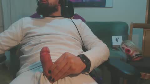 Snapshot of gag0nmyc0ck chatting on December 16, 7:26 am your master online show from December 16, 7:26 am