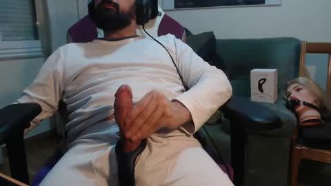 Snapshot of gag0nmyc0ck chatting on February 5, 2:29 am your master online show from February 5, 2:29 am