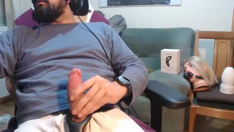 Snapshot of gag0nmyc0ck chatting on February 9, 10:32 pm your master online show from February 9, 10:32 pm