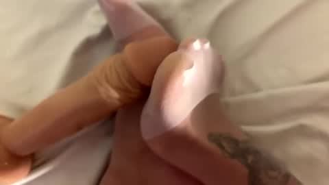 Feetbaabe online show from May 9, 8:30 am