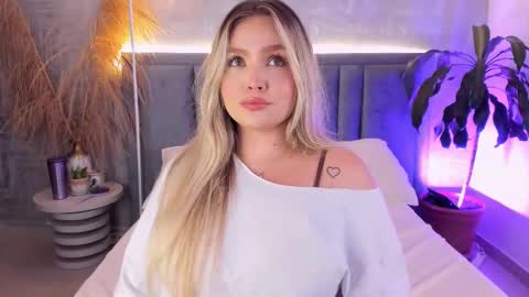 Snapshot of gaiabaker chatting on March 12, 4:35 pm Gaia Baker online show from March 12, 4:35 pm