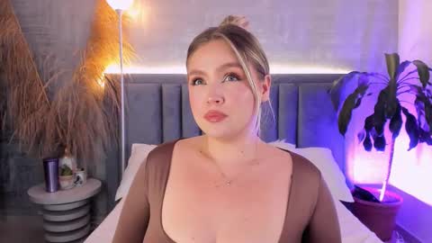 Snapshot of gaiabaker chatting on March 13, 6:14 pm Gaia Baker online show from March 13, 6:14 pm