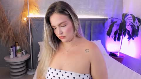 Snapshot of gaiabaker chatting on March 24, 3:06 pm Gaia Baker online show from March 24, 3:06 pm