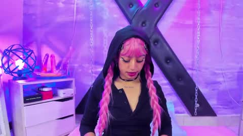 gaiia_uwu online show from May 14, 3:02 am