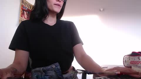 Snapshot of gaitan4 chatting on April 6, 10:33 pm gaitan4 online show from April 6, 10:33 pm