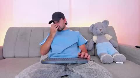 gal_stone_ online show from March 10, 1:54 am