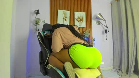 Snapshot of galactica_7 chatting on April 23, 12:29 pm galactica_7 online show from April 23, 12:29 pm